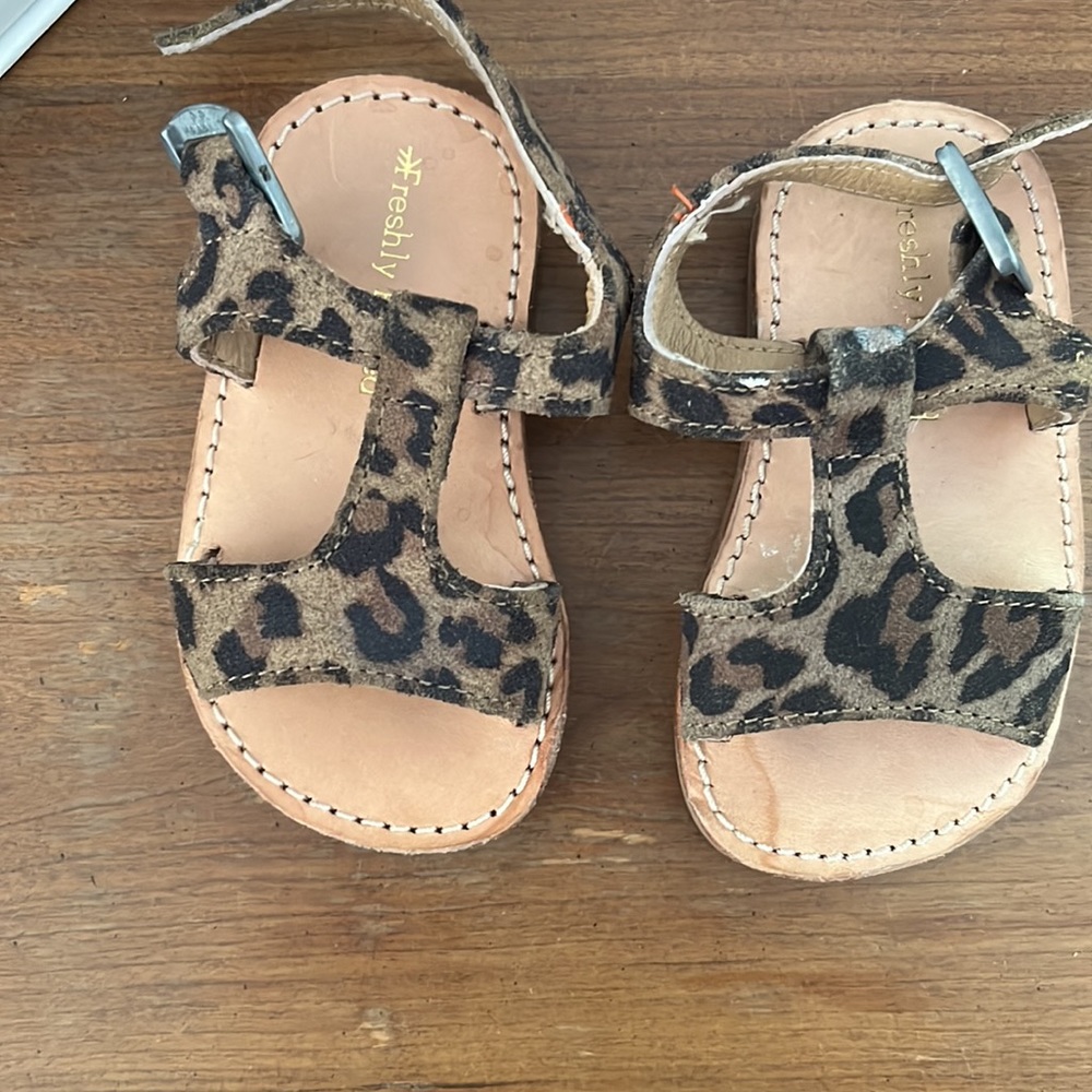Sandals - Picture 2 of 3